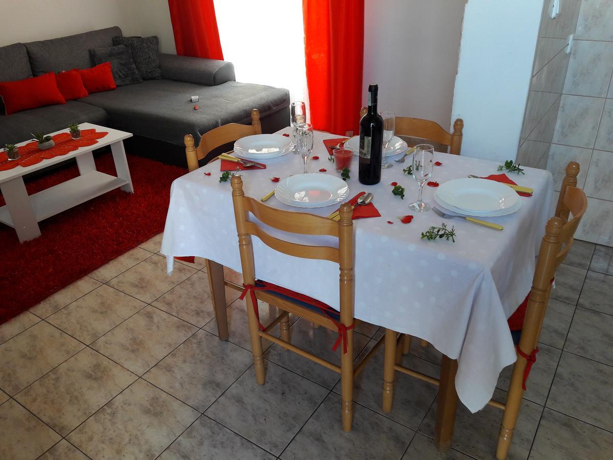 Apartments M&J Supetar Extérieur photo