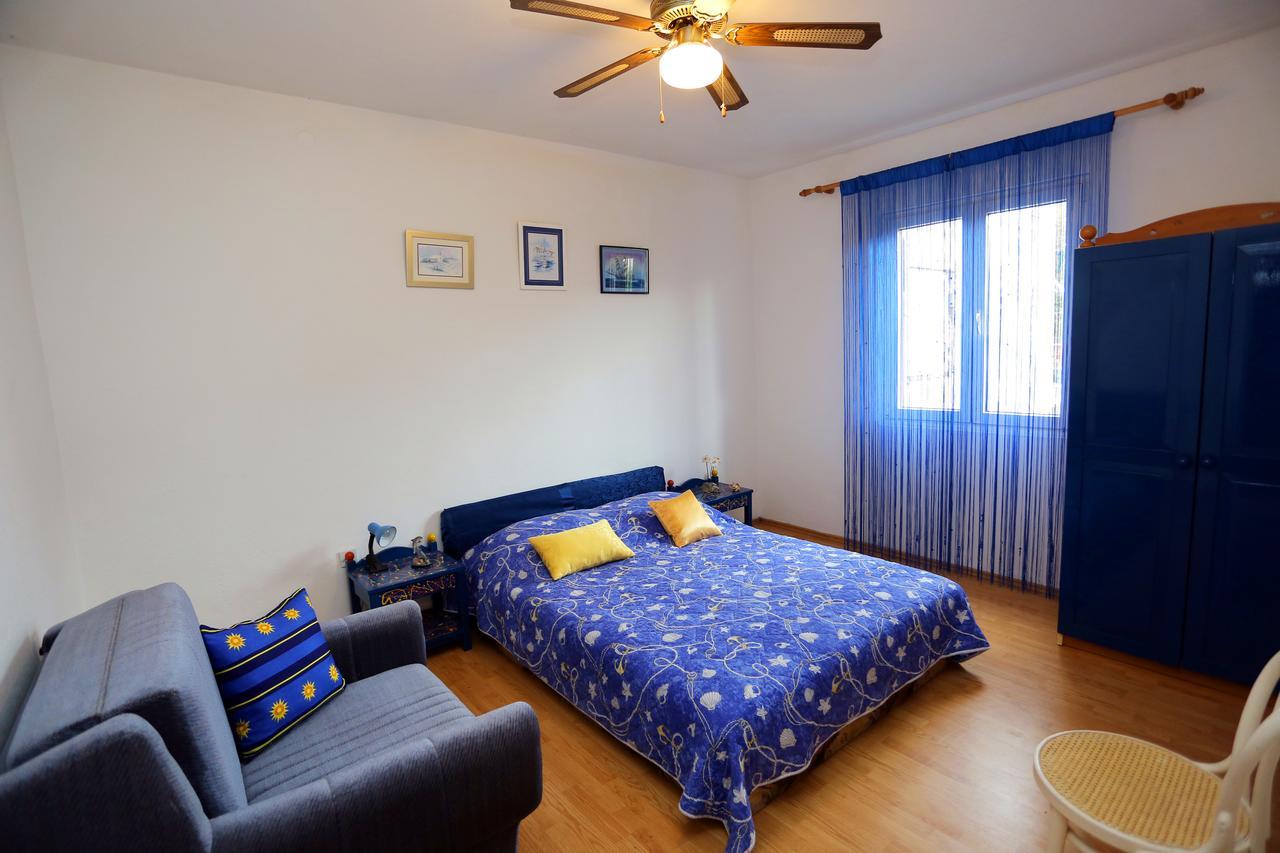 Apartments M&J Supetar Extérieur photo