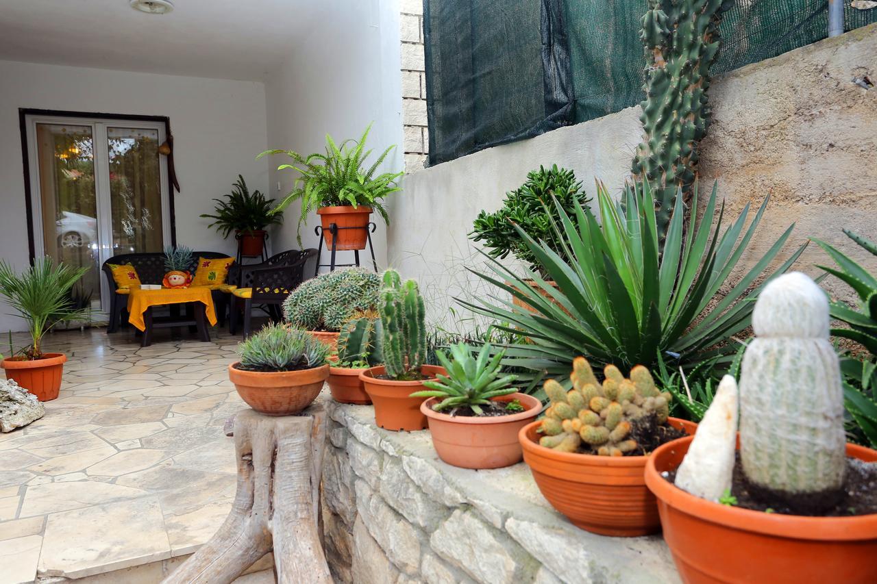 Apartments M&J Supetar Extérieur photo