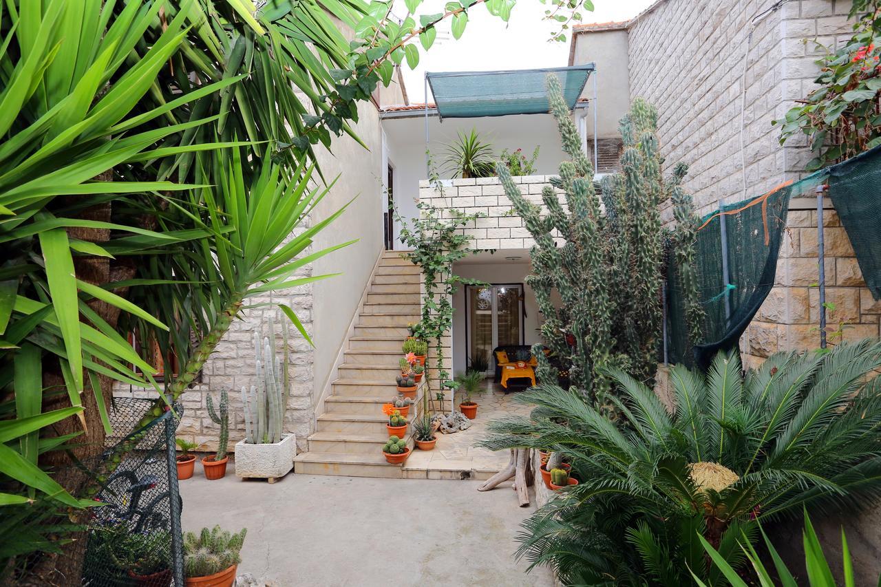 Apartments M&J Supetar Extérieur photo
