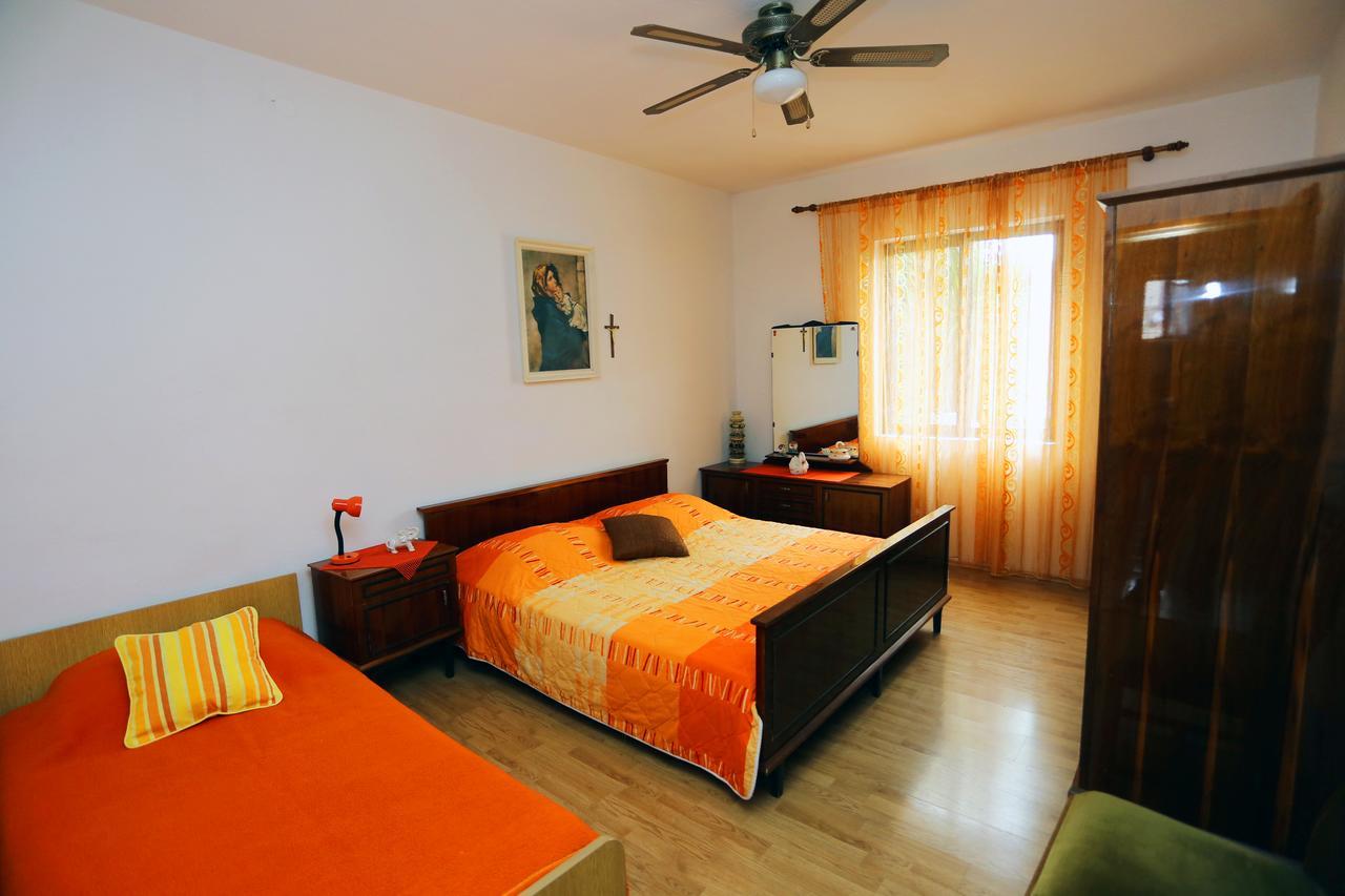 Apartments M&J Supetar Extérieur photo