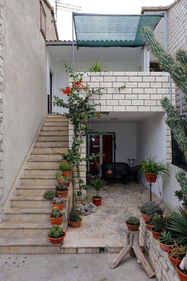 Apartments M&J Supetar Extérieur photo